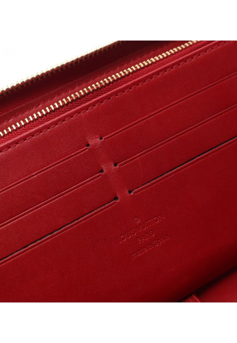Pre-loved LOUIS VUITTON Zipper organizer Classic Monogram Patent leather apple red Long round zipper Genuine Leather Wallet Red 8 Pre-loved LOUIS VUITTON Zipper organizer Classic Monogram Patent leather apple red Long round zipper Genuine Leather Wallet Red - Image 6