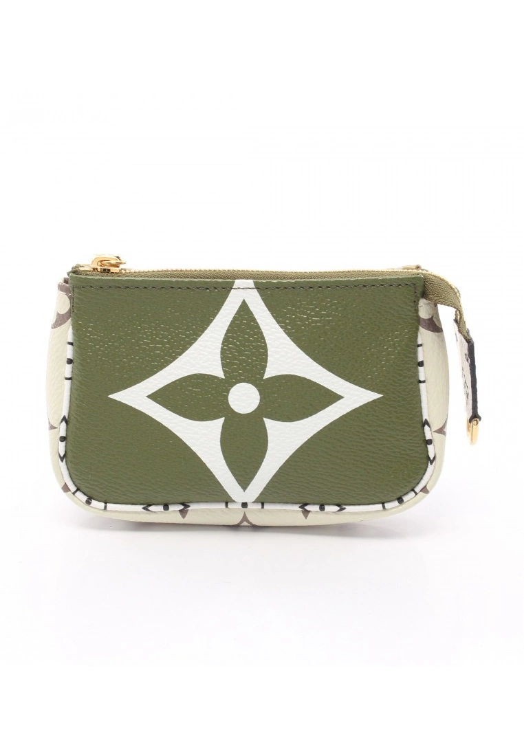 Pre-loved LOUIS VUITTON Mini Pochette Accessoires Classic Monogram Giant Coin Pouch PVC Khaki Green Beige multi With Key Ring 3 Pre-loved LOUIS VUITTON Mini Pochette Accessoires Classic Monogram Giant Coin Pouch PVC Khaki Green Beige multi With Key Ring