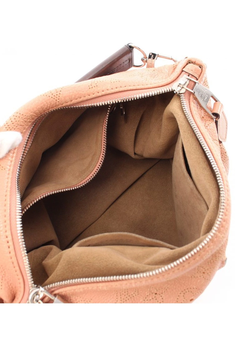 Pre-loved LOUIS VUITTON SELENE PM Mahina Genuine Leather single Shoulder Bag coral pink 2 Way Style 5 Pre-loved LOUIS VUITTON SELENE PM Mahina Genuine Leather single Shoulder Bag coral pink 2 Way Style - Image 3