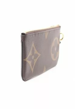 Pre-loved LOUIS VUITTON Pochette TRIO Classic Monogram Giant Reverse Small Pocket PVC Genuine Leather Brown Black 8 Pre-loved LOUIS VUITTON Pochette TRIO Classic Monogram Giant Reverse Small Pocket PVC Genuine Leather Brown Black -Louis Vuitton Shop louis vuitton 8712 4861636 2