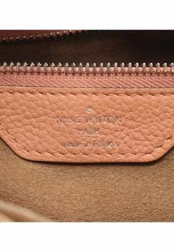 Pre-loved LOUIS VUITTON SELENE PM Mahina Genuine Leather single Shoulder Bag coral pink 2 Way Style 13 Pre-loved LOUIS VUITTON SELENE PM Mahina Genuine Leather single Shoulder Bag coral pink 2 Way Style -Louis Vuitton Shop louis vuitton 8713 0761636 4