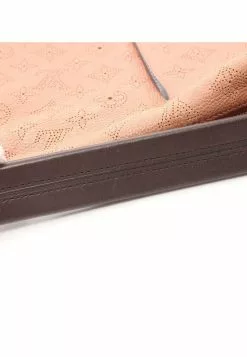Pre-loved LOUIS VUITTON SELENE PM Mahina Genuine Leather single Shoulder Bag coral pink 2 Way Style 15 Pre-loved LOUIS VUITTON SELENE PM Mahina Genuine Leather single Shoulder Bag coral pink 2 Way Style -Louis Vuitton Shop louis vuitton 8713 0761636 6