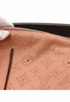 Pre-loved LOUIS VUITTON SELENE PM Mahina Genuine Leather single Shoulder Bag coral pink 2 Way Style 16 Pre-loved LOUIS VUITTON SELENE PM Mahina Genuine Leather single Shoulder Bag coral pink 2 Way Style -Louis Vuitton Shop louis vuitton 8713 0761636 7