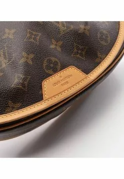 Pre-loved LOUIS VUITTON MeNil montanTPM Classic Monogram Shoulder Bag PVC Genuine Leather Brown -Louis Vuitton Shop louis vuitton 8721 9171636 7