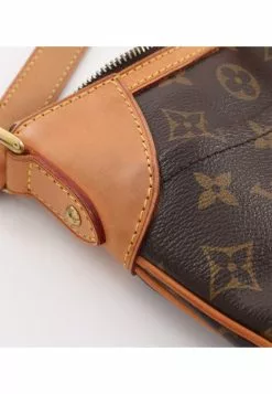 Pre-loved LOUIS VUITTON Odeon PM Classic Monogram Shoulder Bag PVC Genuine Leather Brown 15 Pre-loved LOUIS VUITTON Odeon PM Classic Monogram Shoulder Bag PVC Genuine Leather Brown -Louis Vuitton Shop louis vuitton 8734 5771636 6