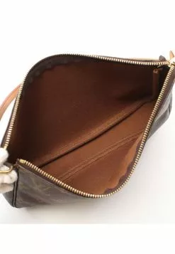 Pre-loved LOUIS VUITTON Pochette Accessoires Classic Monogram Handbag PVC Genuine Leather Brown -Louis Vuitton Shop louis vuitton 8742 5671636 3