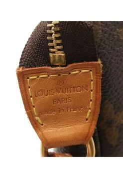 Pre-loved LOUIS VUITTON Pochette Accessoires Classic Monogram Handbag PVC Genuine Leather Brown -Louis Vuitton Shop louis vuitton 8742 5671636 4