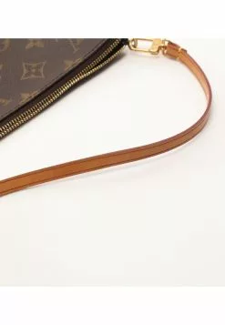 Pre-loved LOUIS VUITTON Pochette Accessoires Classic Monogram Handbag PVC Genuine Leather Brown -Louis Vuitton Shop louis vuitton 8742 5671636 8