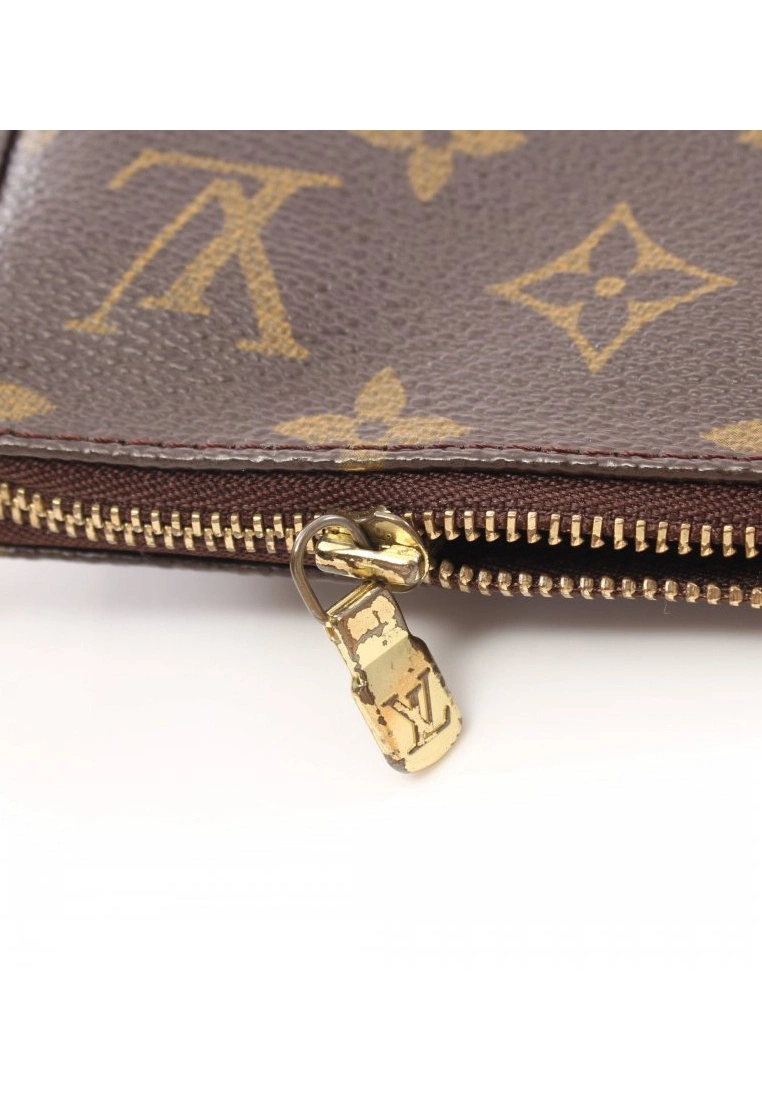 Pre-loved LOUIS VUITTON Pochette Accessoires Classic Monogram Handbag PVC Genuine Leather Brown 8 Pre-loved LOUIS VUITTON Pochette Accessoires Classic Monogram Handbag PVC Genuine Leather Brown - Image 6