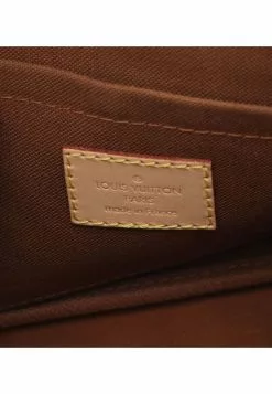 Pre-loved LOUIS VUITTON Multi Pochette Accessoires five-in-one Classic Monogram Khaki Shoulder Bag PVC Brown Khaki Green 3 sets 10 Pre-loved LOUIS VUITTON Multi Pochette Accessoires five-in-one Classic Monogram Khaki Shoulder Bag PVC Brown Khaki Green 3 sets -Louis Vuitton Shop louis vuitton 8794 2381636 4