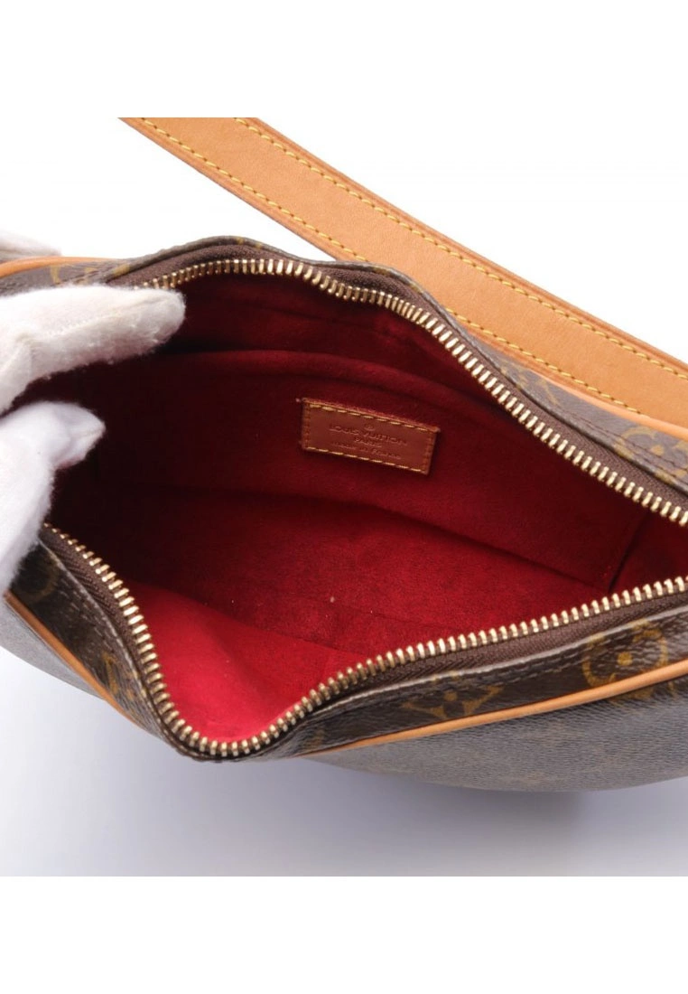 Pre-loved LOUIS VUITTON PochetteCroissant Classic Monogram Shoulder Bag PVC Genuine Leather Brown 5 Pre-loved LOUIS VUITTON PochetteCroissant Classic Monogram Shoulder Bag PVC Genuine Leather Brown - Image 3