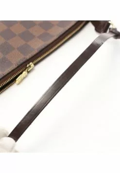 Pre-loved LOUIS VUITTON Pochette Accessoires Black chessboard Handbag PVC Genuine Leather Brown 16 Pre-loved LOUIS VUITTON Pochette Accessoires Black chessboard Handbag PVC Genuine Leather Brown -Louis Vuitton Shop louis vuitton 8808 6781636 7