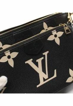 Pre-loved LOUIS VUITTON Multi Pochette Accessoires five-in-one 2 Colored Classic Monogram empreinte embossed Genuine Leather Shoulder Bag Black Beige 2 Way Style -Louis Vuitton Shop louis vuitton 8816 0581636 6