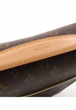 Pre-loved LOUIS VUITTON Pochette Metis MM Classic Monogram Handbag PVC Genuine Leather Brown 2 Way Style -Louis Vuitton Shop louis vuitton 8817 7581636 5