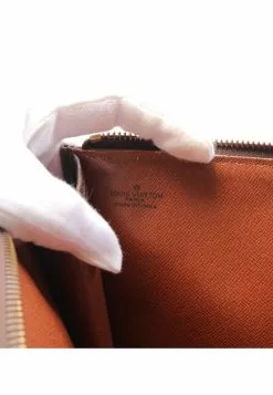 Pre-loved LOUIS VUITTON Posh Document Classic Monogram clutch PVC Brown 13 Pre-loved LOUIS VUITTON Posh Document Classic Monogram clutch PVC Brown -Louis Vuitton Shop louis vuitton 8879 2618736 4