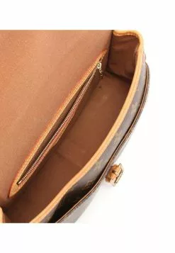 Pre-loved LOUIS VUITTON MONOGRAM CANVAS SOLOGNE 12 Pre-loved LOUIS VUITTON MONOGRAM CANVAS SOLOGNE -Louis Vuitton Shop louis vuitton 9058 5821336 3