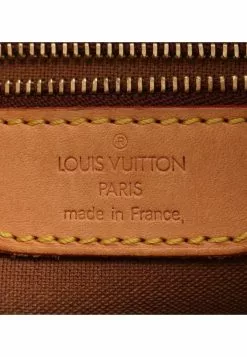 Pre-loved LOUIS VUITTON MONOGRAM CANVAS SOLOGNE 13 Pre-loved LOUIS VUITTON MONOGRAM CANVAS SOLOGNE -Louis Vuitton Shop louis vuitton 9059 5821336 4