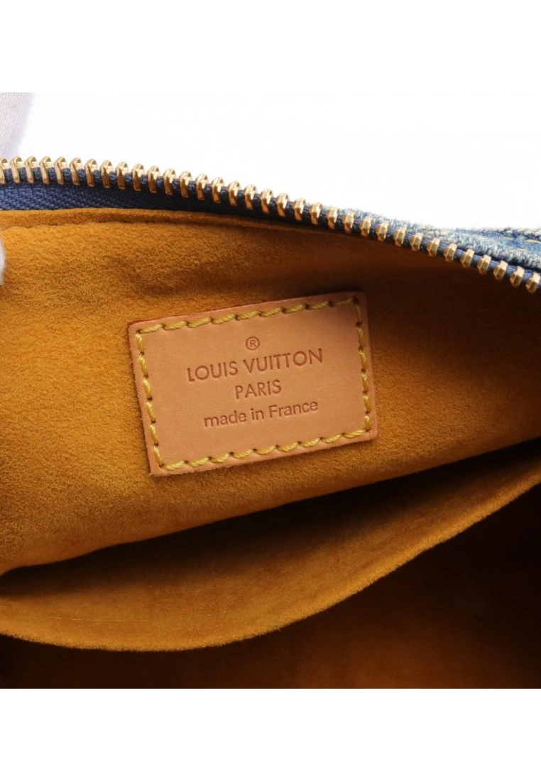 Pre-loved LOUIS VUITTON Baggy PM Old denim Shoulder Bag Genuine Leather Blue 6 Pre-loved LOUIS VUITTON Baggy PM Old denim Shoulder Bag Genuine Leather Blue - Image 4