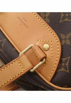 Pre-loved LOUIS VUITTON Excursion Classic Monogram Handbag PVC Genuine Leather Brown -Louis Vuitton Shop louis vuitton 9093 9478736 7