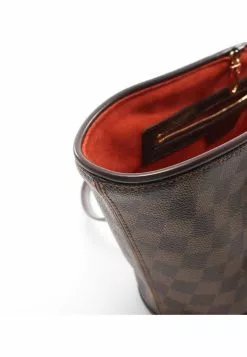 Pre-loved LOUIS VUITTON Manosque PM Black chessboard Shoulder Bag Tote Bag PVC Genuine Leather Brown 16 Pre-loved LOUIS VUITTON Manosque PM Black chessboard Shoulder Bag Tote Bag PVC Genuine Leather Brown -Louis Vuitton Shop louis vuitton 9120 4178736 7