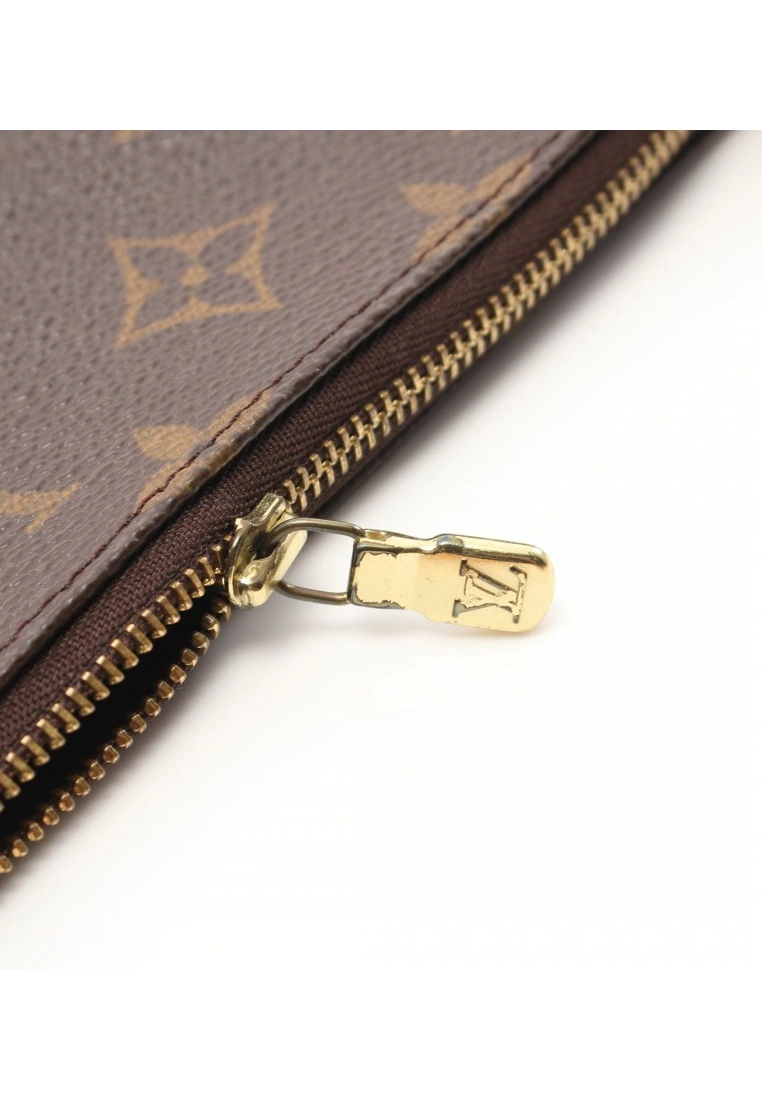 Pre-loved LOUIS VUITTON Pochette Accessoires Classic Monogram Handbag PVC Genuine Leather Brown 2 Way Style With Extra Bag Strap 10 Pre-loved LOUIS VUITTON Pochette Accessoires Classic Monogram Handbag PVC Genuine Leather Brown 2 Way Style With Extra Bag Strap - Image 8