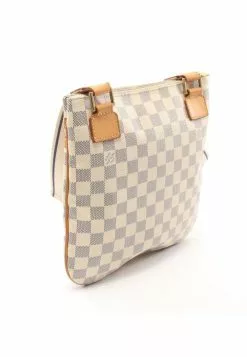 Pre-loved LOUIS VUITTON Pochette Bosphore white checkered Shoulder Bag PVC Genuine Leather white 11 Pre-loved LOUIS VUITTON Pochette Bosphore white checkered Shoulder Bag PVC Genuine Leather white -Louis Vuitton Shop louis vuitton 9160 1688736 2