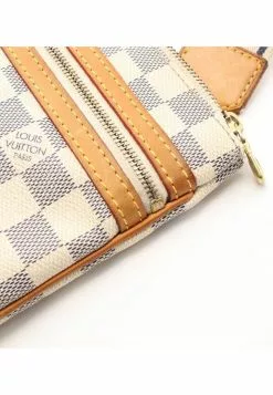 Pre-loved LOUIS VUITTON Pochette Bosphore white checkered Shoulder Bag PVC Genuine Leather white 15 Pre-loved LOUIS VUITTON Pochette Bosphore white checkered Shoulder Bag PVC Genuine Leather white -Louis Vuitton Shop louis vuitton 9160 1688736 6
