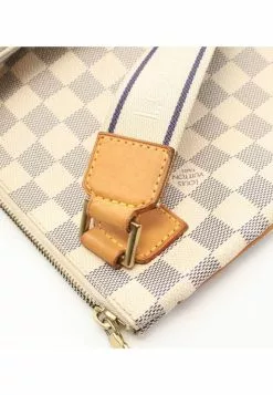Pre-loved LOUIS VUITTON Pochette Bosphore white checkered Shoulder Bag PVC Genuine Leather white 16 Pre-loved LOUIS VUITTON Pochette Bosphore white checkered Shoulder Bag PVC Genuine Leather white -Louis Vuitton Shop louis vuitton 9161 1688736 7