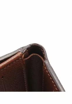 Pre-loved LOUIS VUITTON Porte monnaie billet cartecredit Classic Monogram tri-fold Wallet Twin Wallet PVC Genuine Leather Brown 16 Pre-loved LOUIS VUITTON Porte monnaie billet cartecredit Classic Monogram tri-fold Wallet Twin Wallet PVC Genuine Leather Brown -Louis Vuitton Shop louis vuitton 9165 5688736 7