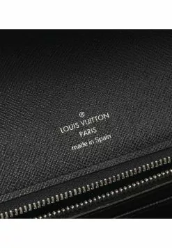 Pre-loved LOUIS VUITTON Selenga Fine grain dark grey clutch Leather handbag Black -Louis Vuitton Shop louis vuitton 9175 7188736 4