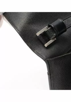 Pre-loved LOUIS VUITTON Selenga Fine grain dark grey clutch Leather handbag Black -Louis Vuitton Shop louis vuitton 9176 7188736 7