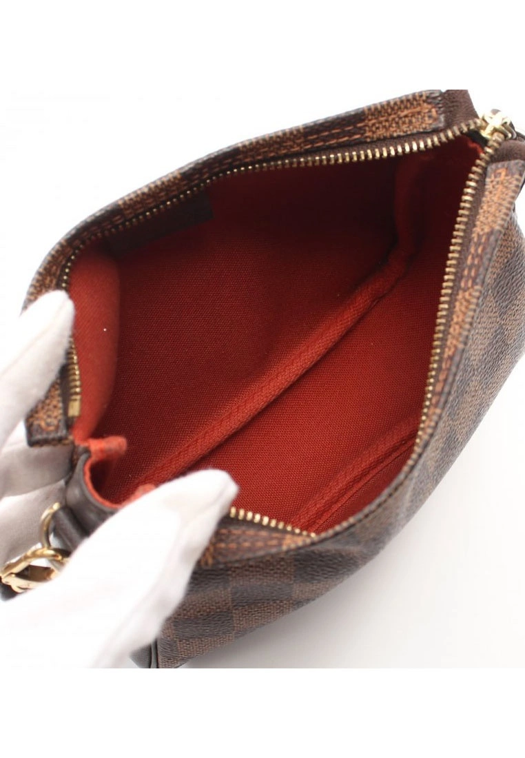 Pre-loved LOUIS VUITTON Trousse Make Up Black chessboard Handbag PVC Genuine Leather Brown 5 Pre-loved LOUIS VUITTON Trousse Make Up Black chessboard Handbag PVC Genuine Leather Brown - Image 3