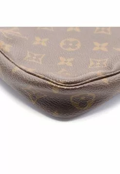 Pre-loved LOUIS VUITTON Handbags & Accessories Classic Monogram clutch PVC Leather Brown -Louis Vuitton Shop louis vuitton 9314 7213836 7