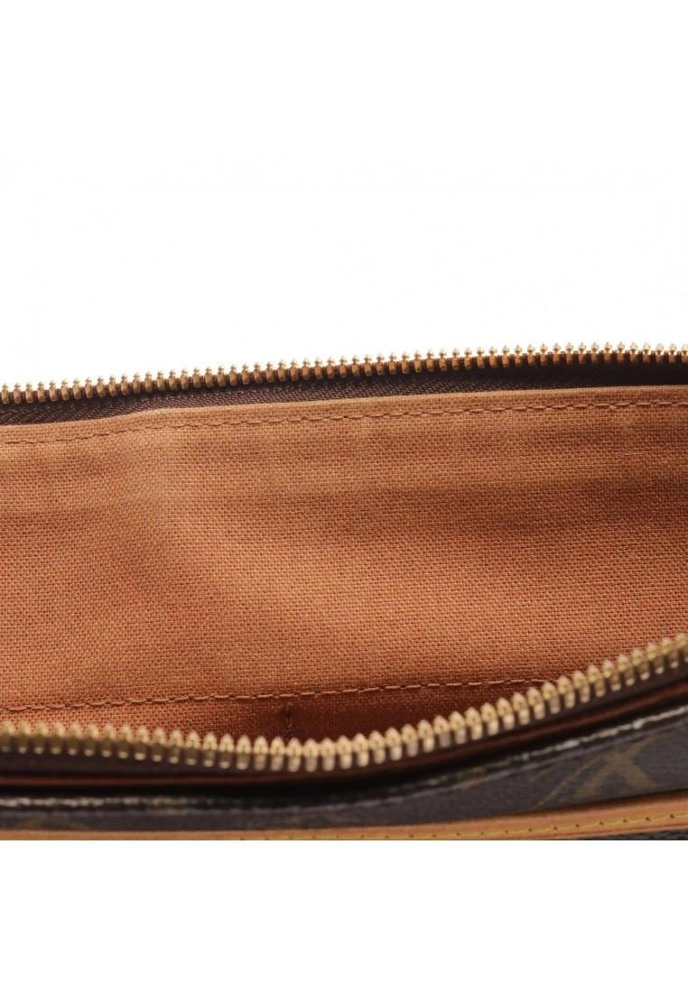 Pre-loved LOUIS VUITTON Popincourt Ron Classic Monogram Shoulder Bag PVC Leather Brown 10 Pre-loved LOUIS VUITTON Popincourt Ron Classic Monogram Shoulder Bag PVC Leather Brown - Image 8