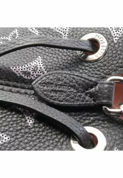Pre-loved LOUIS VUITTON Bella Mahina Chain Genuine Leather Handbag Black Light Pink 2 Way Style -Louis Vuitton Shop louis vuitton 9339 4313836 4