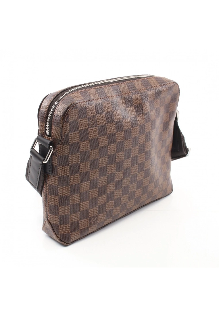 Pre-loved LOUIS VUITTON Jake PM Black checkerboard grid Shoulder Bag PVC Genuine Leather Brown 4 Pre-loved LOUIS VUITTON Jake PM Black checkerboard grid Shoulder Bag PVC Genuine Leather Brown - Image 2