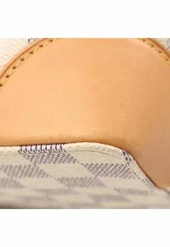 Pre-loved LOUIS VUITTON Hampstead PM white checkered Handbag Tote Bag PVC Genuine Leather white -Louis Vuitton Shop louis vuitton 9354 5913836 5