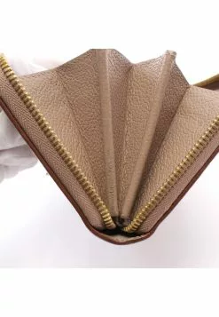 Pre-loved LOUIS VUITTON Classic Monogram empreinte embossed Rounded corner zipper long Genuine Leather Wallet Beige 16 Pre-loved LOUIS VUITTON Classic Monogram empreinte embossed Rounded corner zipper long Genuine Leather Wallet Beige -Louis Vuitton Shop louis vuitton 9531 6208836 7