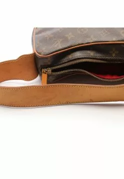 Pre-loved LOUIS VUITTON Croissant GM Classic Monogram Shoulder Bag PVC Genuine Leather Brown 15 Pre-loved LOUIS VUITTON Croissant GM Classic Monogram Shoulder Bag PVC Genuine Leather Brown -Louis Vuitton Shop louis vuitton 9531 8408836 6