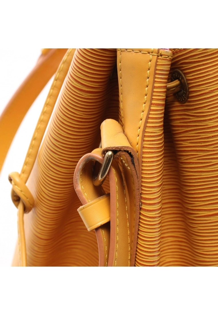 Pre-loved LOUIS VUITTON Noe Waved Pattern Yellow Genuine Leather Shoulder Bag hyellow 8 Pre-loved LOUIS VUITTON Noe Waved Pattern Yellow Genuine Leather Shoulder Bag hyellow - Image 6