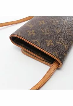 Pre-loved LOUIS VUITTON Pochette Twin GM Classic Monogram Shoulder Bag PVC Genuine Leather Brown -Louis Vuitton Shop louis vuitton 9596 6518836 8