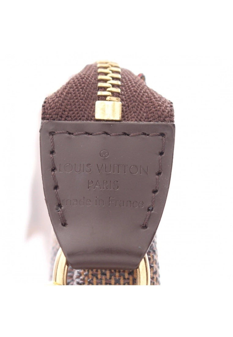 Pre-loved LOUIS VUITTON Mini Pochette Accessoires Black checkerboard grid Chain Handbag PVC Genuine Leather Brown 6 Pre-loved LOUIS VUITTON Mini Pochette Accessoires Black checkerboard grid Chain Handbag PVC Genuine Leather Brown - Image 4