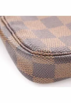 Pre-loved LOUIS VUITTON Mini Pochette Accessoires Black checkerboard grid Chain Handbag PVC Genuine Leather Brown 11 Pre-loved LOUIS VUITTON Mini Pochette Accessoires Black checkerboard grid Chain Handbag PVC Genuine Leather Brown -Louis Vuitton Shop louis vuitton 9599 1428836 5