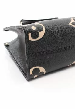 Pre-loved LOUIS VUITTON OnTheGo PM 2 Colored Classic Monogram empreinte embossed Genuine Leather Handbag Black Beige 2 Way Style 17 Pre-loved LOUIS VUITTON OnTheGo PM 2 Colored Classic Monogram empreinte embossed Genuine Leather Handbag Black Beige 2 Way Style -Louis Vuitton Shop louis vuitton 9618 8718836 8