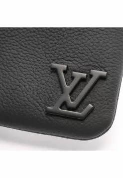 Pre-loved LOUIS VUITTON Pochette Cley AEROGRAM Black Genuine Leather Coin Pouch Black Chain hook buckle 14 Pre-loved LOUIS VUITTON Pochette Cley AEROGRAM Black Genuine Leather Coin Pouch Black Chain hook buckle -Louis Vuitton Shop louis vuitton 9640 6228836 6