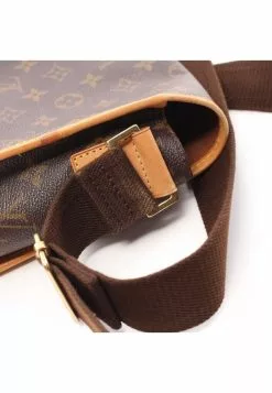 Pre-loved LOUIS VUITTON PM Bosphore Classic Monogram Shoulder Bag PVC Genuine Leather Brown 17 Pre-loved LOUIS VUITTON PM Bosphore Classic Monogram Shoulder Bag PVC Genuine Leather Brown -Louis Vuitton Shop louis vuitton 9640 8128836 8