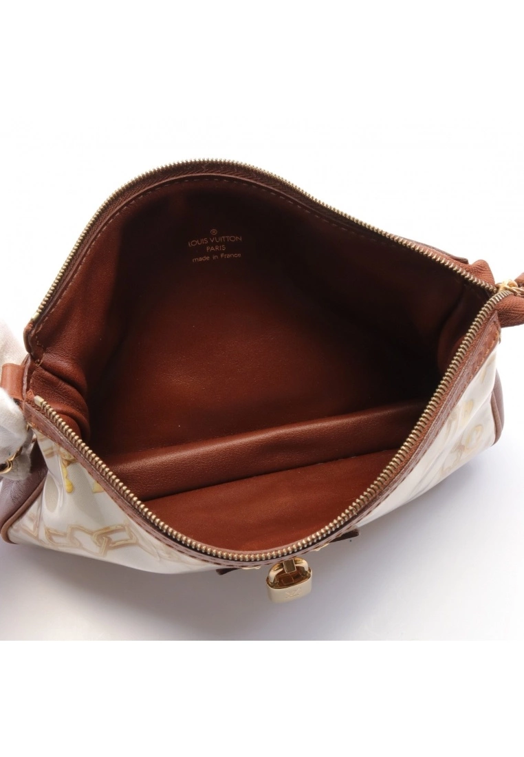 Pre-loved LOUIS VUITTON Pochette Accessoires Classic Monogram accessories Handbag PVC Genuine Leather white Brown 5 Pre-loved LOUIS VUITTON Pochette Accessoires Classic Monogram accessories Handbag PVC Genuine Leather white Brown - Image 3