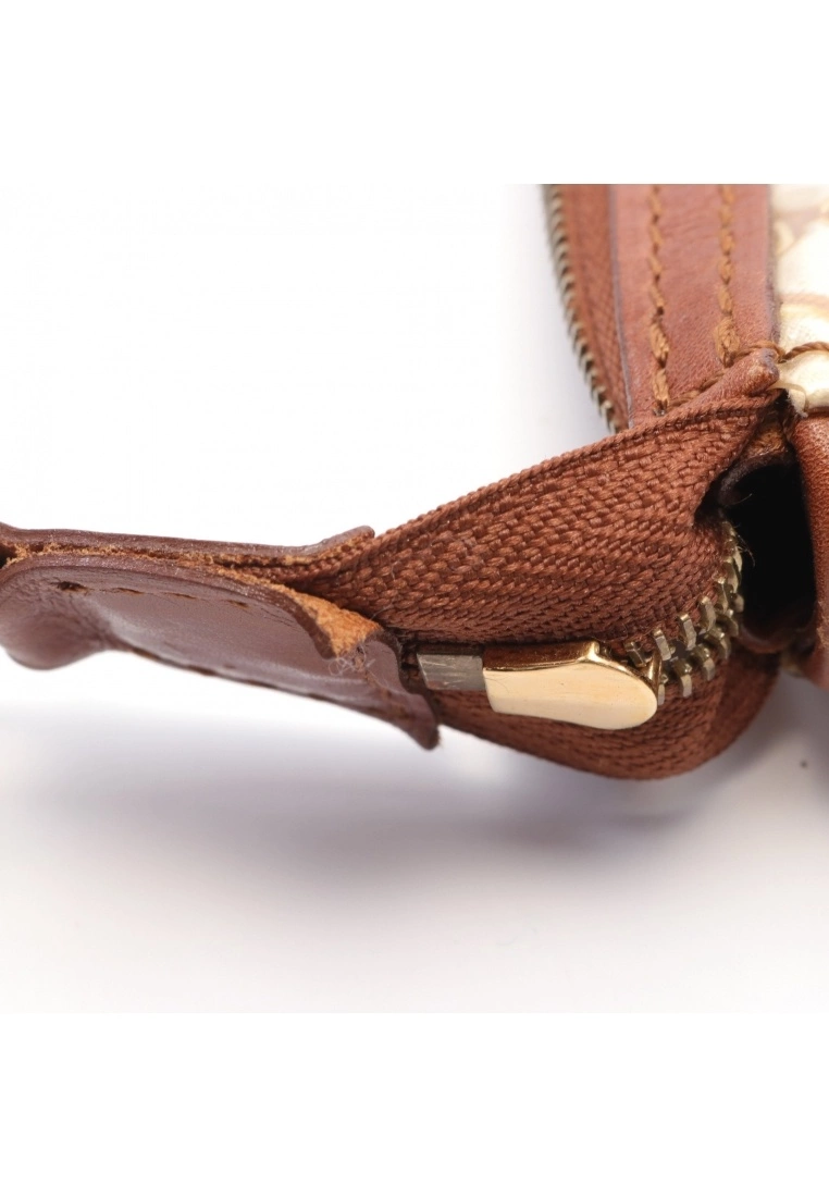 Pre-loved LOUIS VUITTON Pochette Accessoires Classic Monogram accessories Handbag PVC Genuine Leather white Brown 8 Pre-loved LOUIS VUITTON Pochette Accessoires Classic Monogram accessories Handbag PVC Genuine Leather white Brown - Image 6